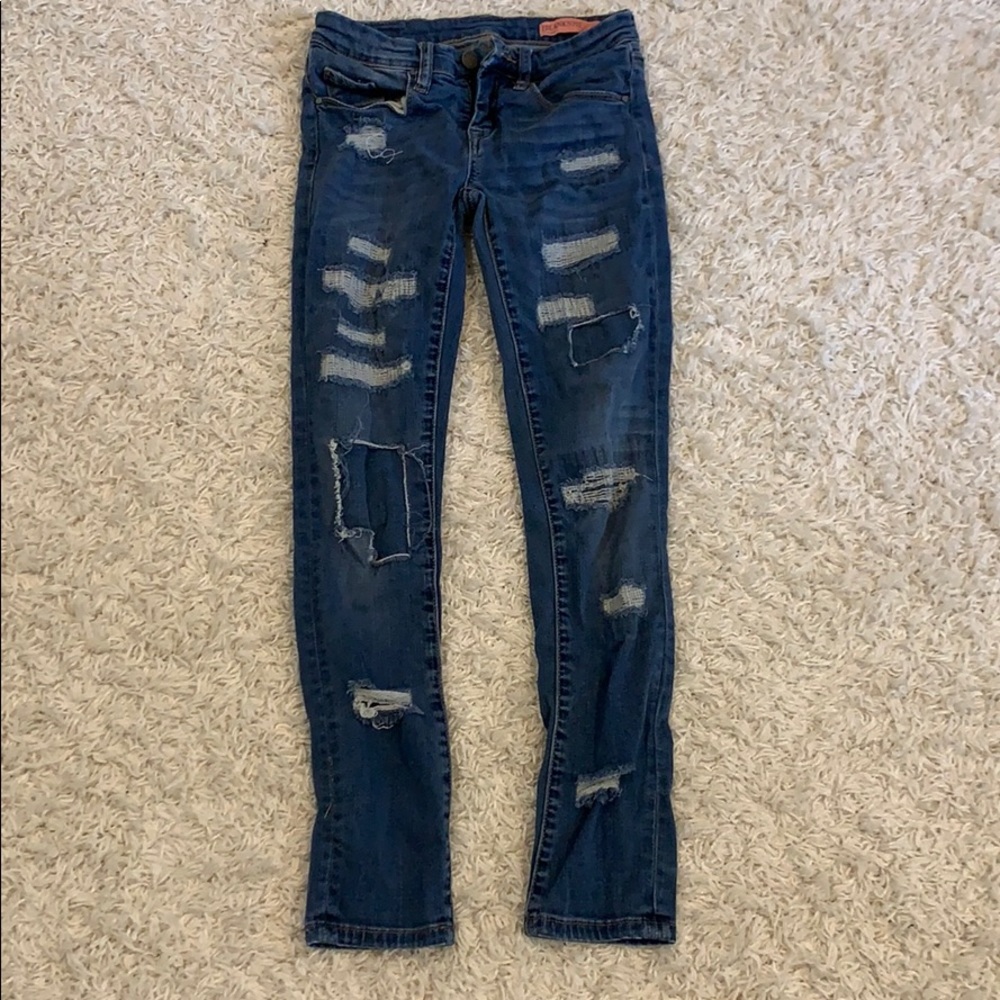 BLANK NYC adorable ripped jeans